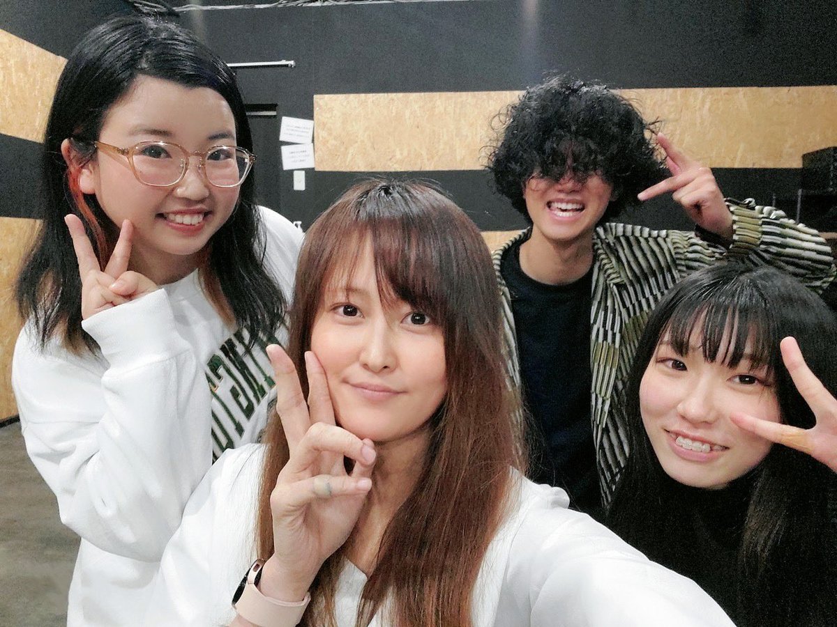 ETHHeLiBe's tweet photo. 手話動画の練習〜！！
きっと素敵な映像作品になるはず‼️
総勢約20人で作ります☺️
お楽しみに❣️ https://t.co/s5HJAPuKPy