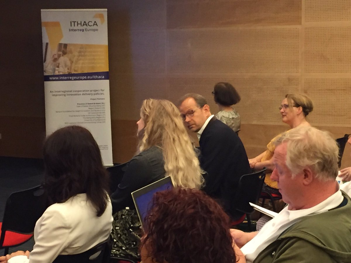 Aneta Widak of the Region of Malopolska introduces the @ithaca learning meeting programme of the first day, sharing learning insights about dealing with the effect of COVID-19