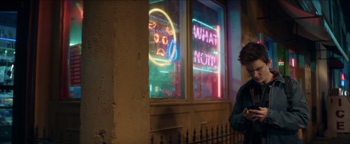 CL1NT4SHA's tweet photo. #MsMarvel 

the show was so insane for this… best way of showing a text conversation on tv or film that i have ever seen https://t.co/eJks7iXBVw