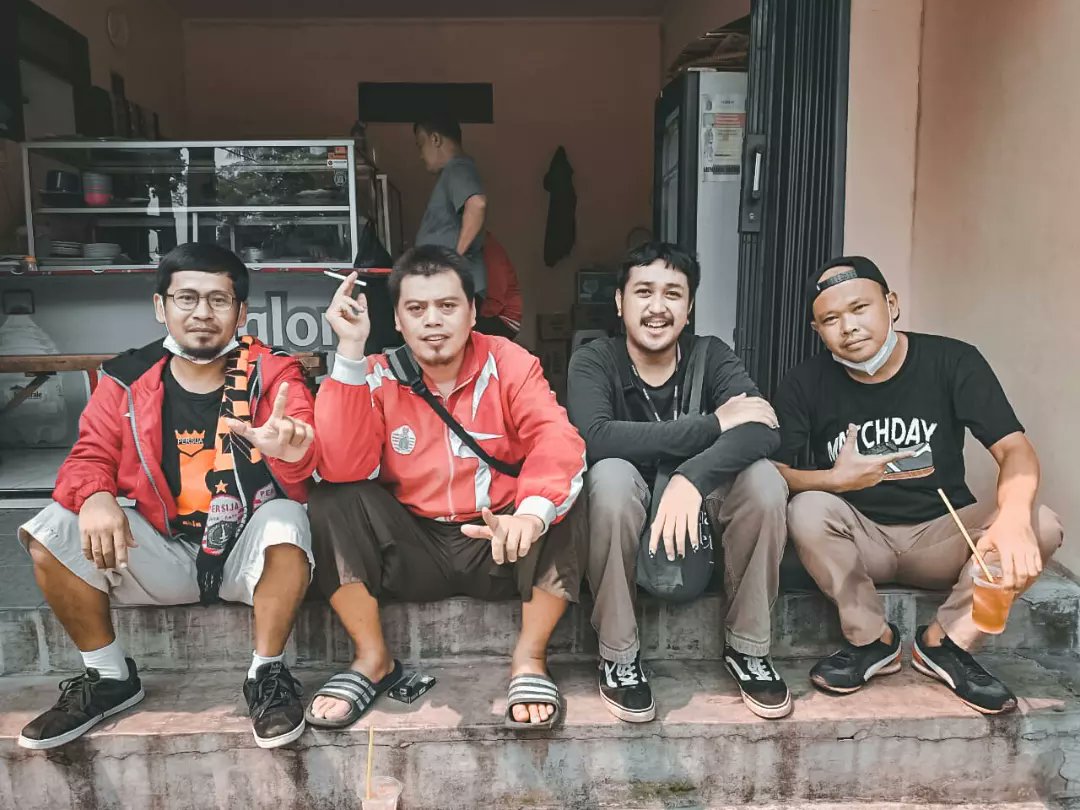 jakmaniaragunan's tweet photo. From Ragunan, with Love ❤

#BackToTribun
#Persijaday
#InfokomJakmania
#JakmaniaRagunan https://t.co/phUj3rQRlB