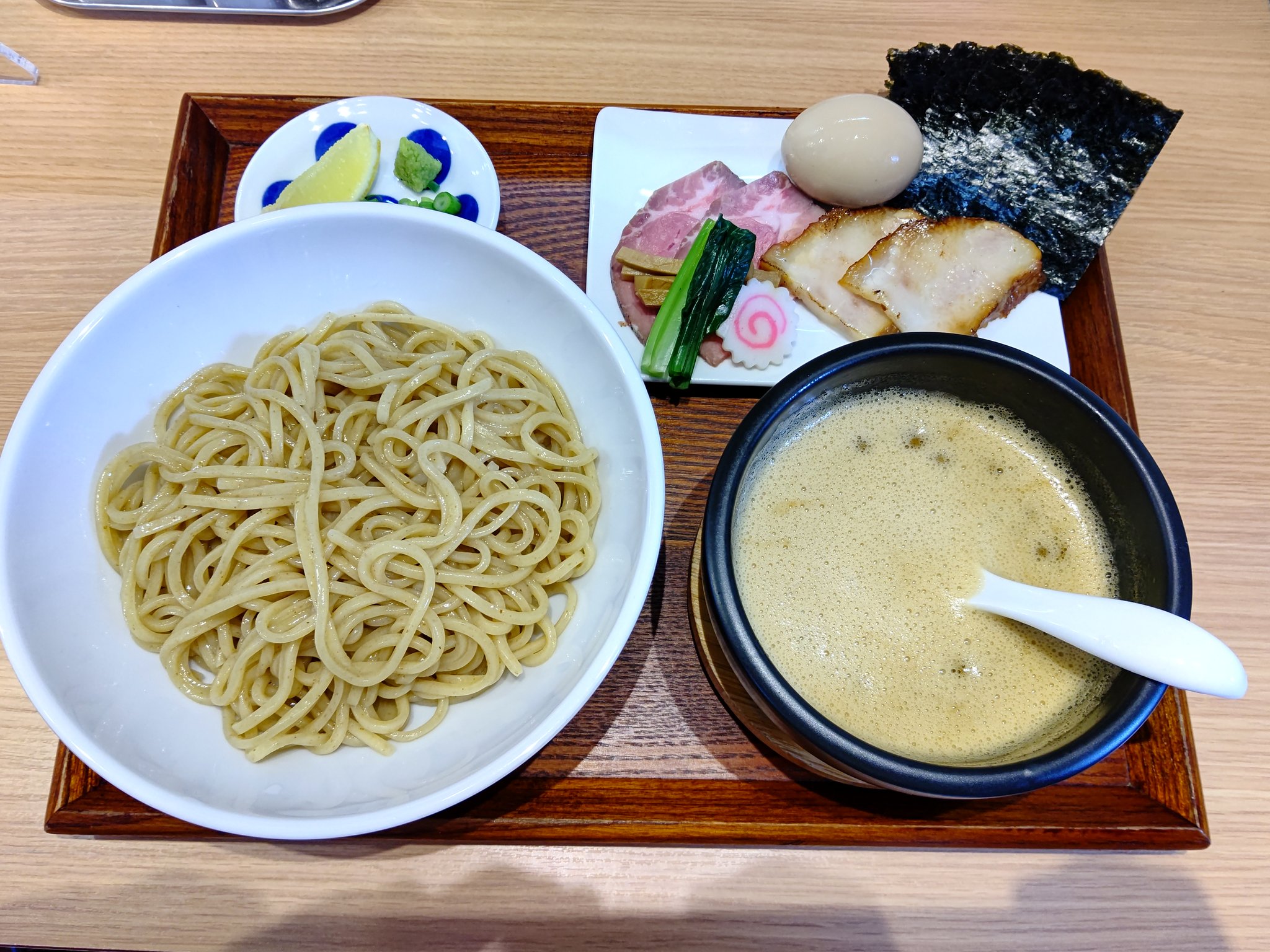 ラーメン歩く花 Twitter Search Twitter