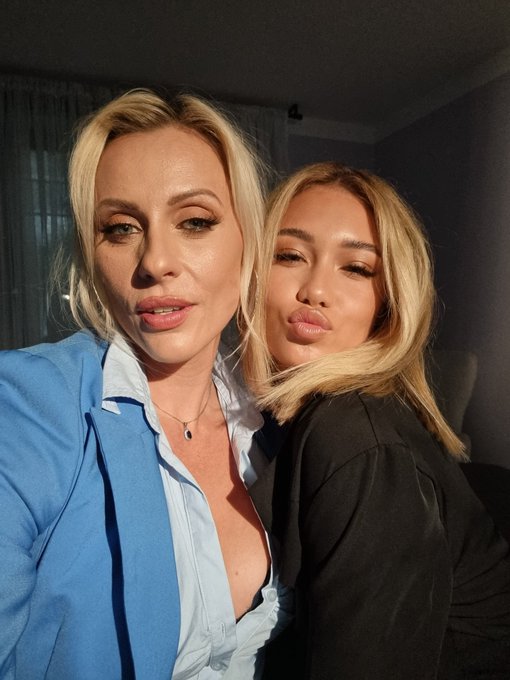 Back at work with my gorgeous 😆👌👌😆😆🤪🤪🤪😍😍❤️&zwj;🔥❤️&zwj;🔥❤️&zwj;🔥honey bunny friend...guess who?? @AgencyNikkis https://t<a href="/tag/milf"class="tags"><span>#milf</span></a><a href="/tag/anal"class="tags"><span>#anal</span></a><a href="/tag/prolapse"class="tags"><span>#prolapse</span></a><a href="/tag/analqueen"class="tags"><span>#analqueen</span></a><a href="/tag/hardfuck"class="tags"><span>#hardfuck</span></a><a href="/tag/perversion"class="tags"><span>#perversion</span></a>
