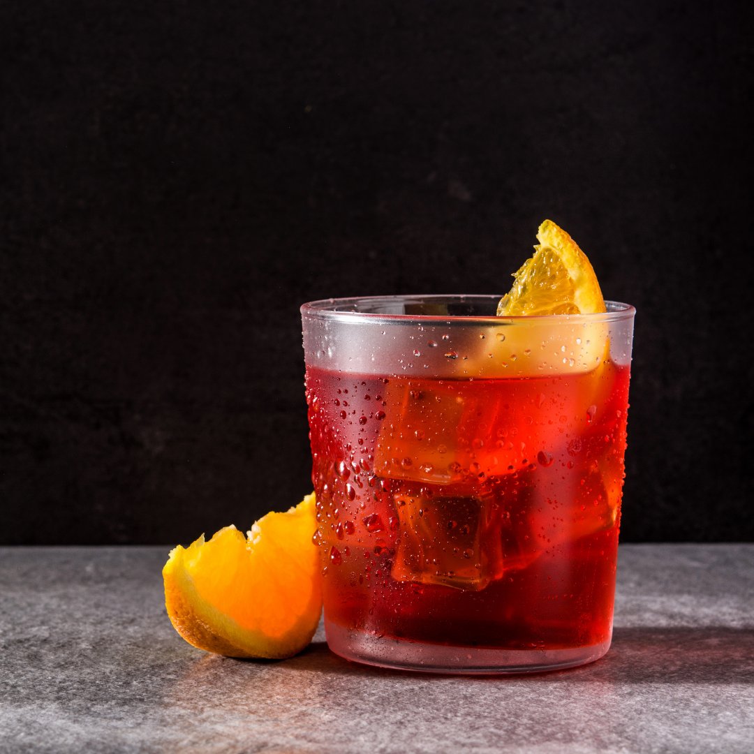PROBAR_Products's tweet photo. An excellent negroni served in an excellent glass! 

Un ottimo negroni servito in un ottimo bicchiere!

#probar https://t.co/1fjWv8opXq
