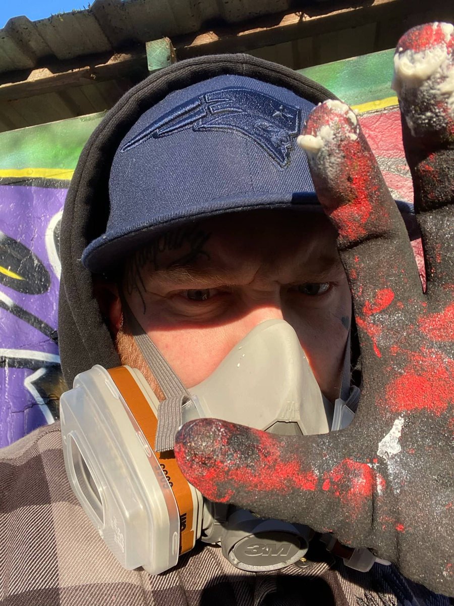 SkullsOnETH's tweet photo. A good day for some spraypaint. Any graff enthusiasts or even writers here? #nftartist #artist #graffiti

Feel free to join our discord and if we are a few from the graff walk of life we can establish a channel: 
🚀https://t.co/pKOdMujMkU https://t.co/tdIVWfPTKv