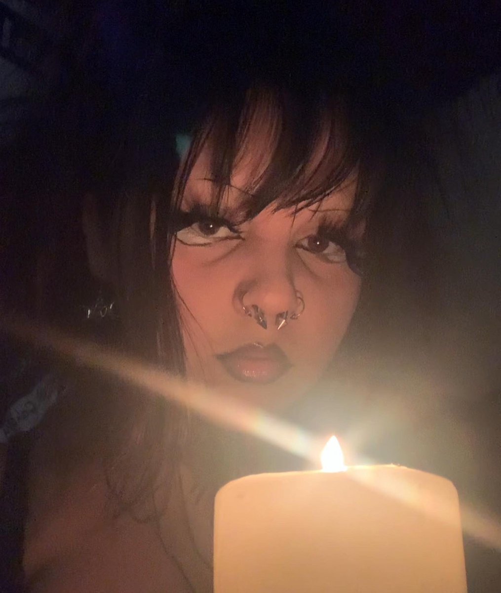 𖤐 vail ☭ tweet media