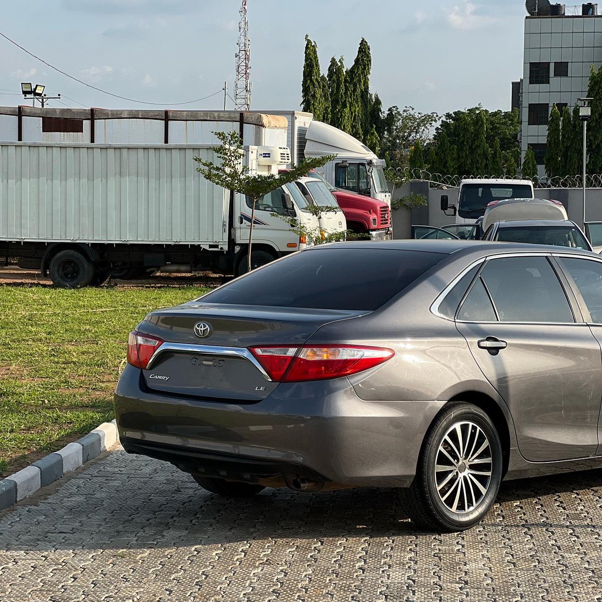 🚘MODEL:NEAT USED TOYOTA CAMRY 2015 
📃DUTY:✅
📍LOCATION:ABUJA
💰PRICE:₦5,900,000

SAYARA AUTOS🌍🚘 

✉️
TWITTER DM IS OPEN
WhatsApp: Wa.me/2348077979545