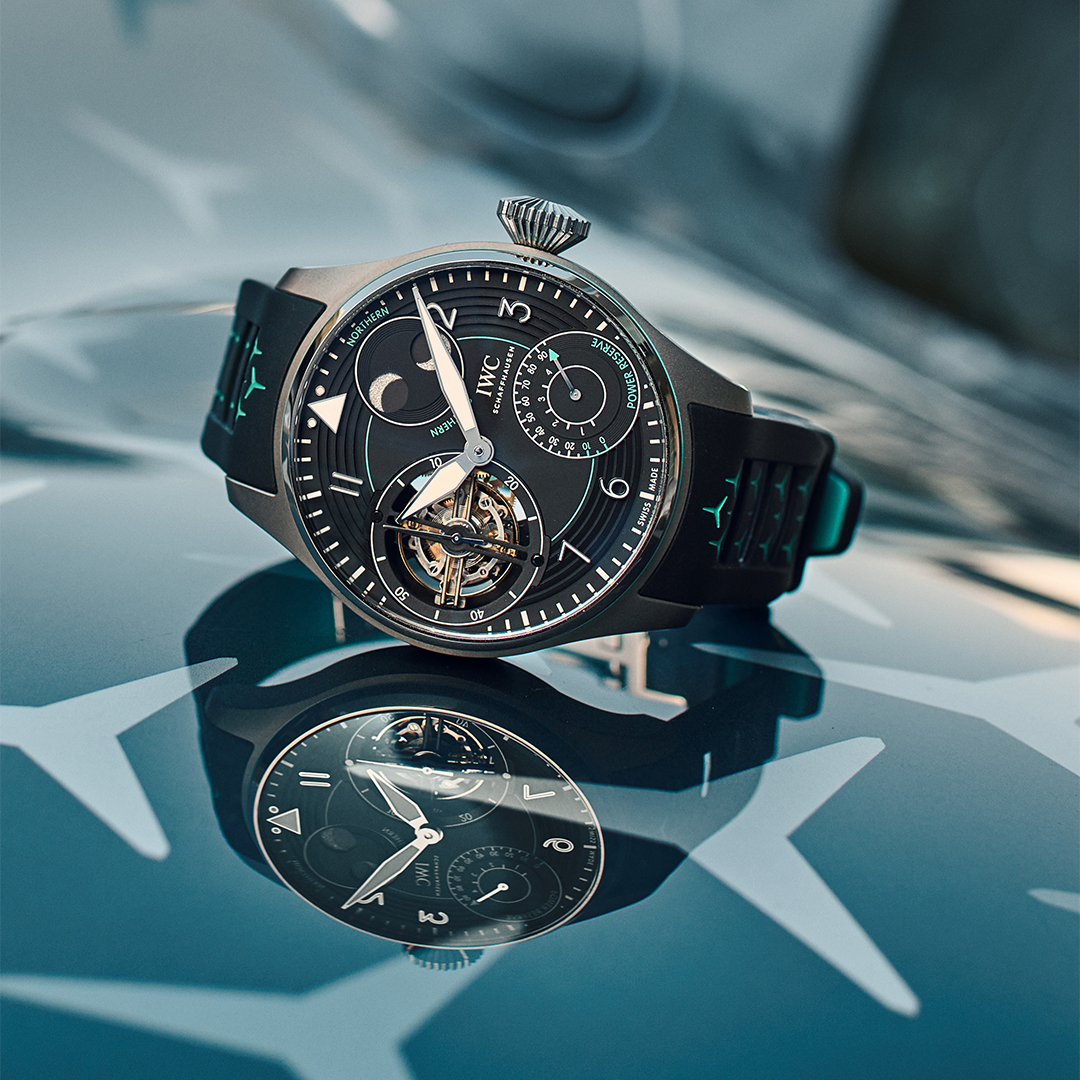 It’s time for a masterpiece, the @IWC Big Pilot’s Watch Constant-Force Tourbillon Edition ‘AMG ONE’. Exactly 275 pieces are exclusively available for the owners of the ONE and Only Mercedes-AMG ONE. What do you think of these pure beauties?

#AMGONE #IWC #IWCRacing #IWCPilot