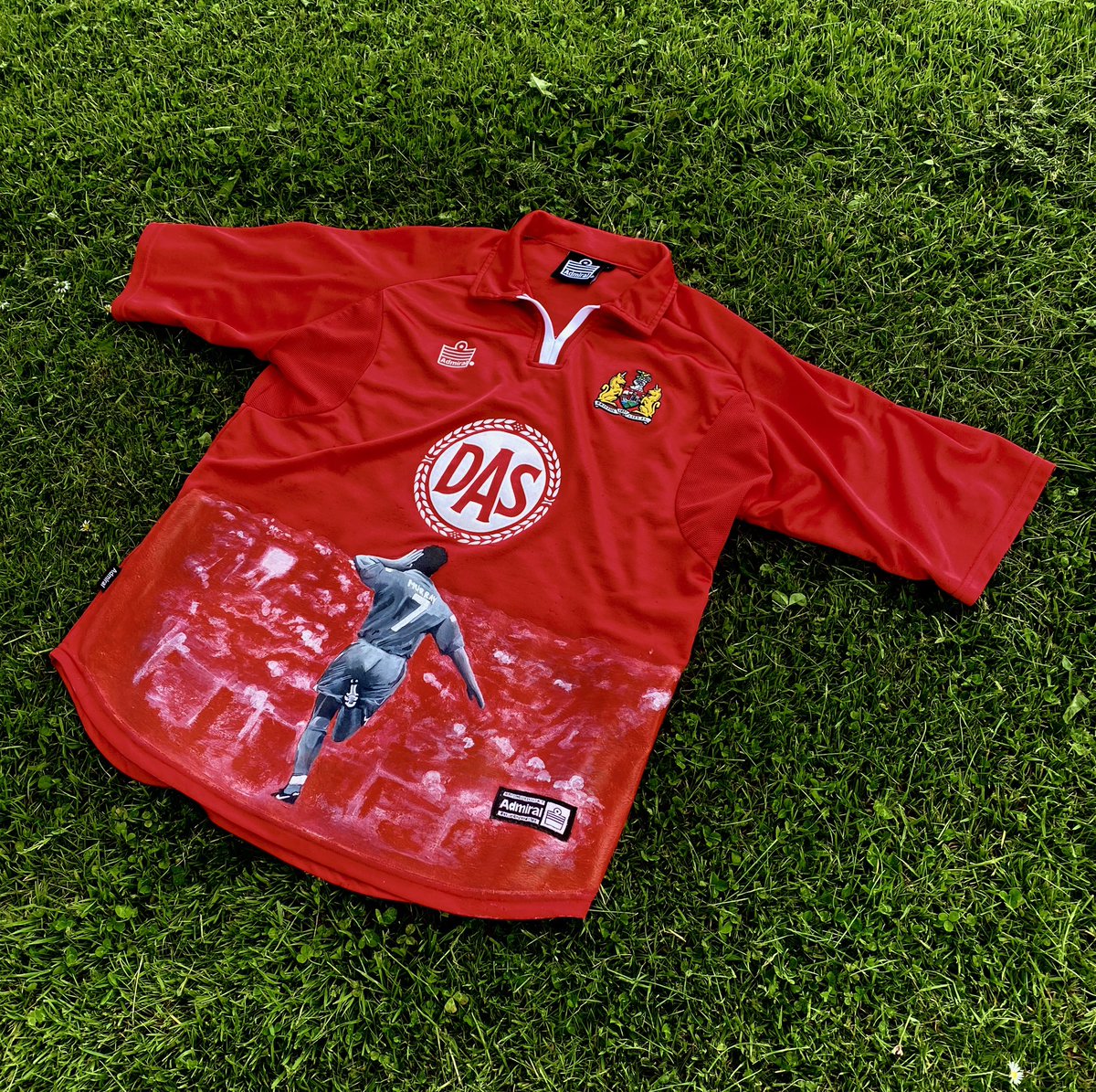 artonshirtsfc's tweet photo. BCFC x SCOTT MURRAY
Created for @ajdavid68
@BristolCity @Scotty_Murray
#bcfc #bristol #bristolcity #scottmurray #footballshirt #footballshirts #footballart #art https://t.co/LXAPNZhdkQ