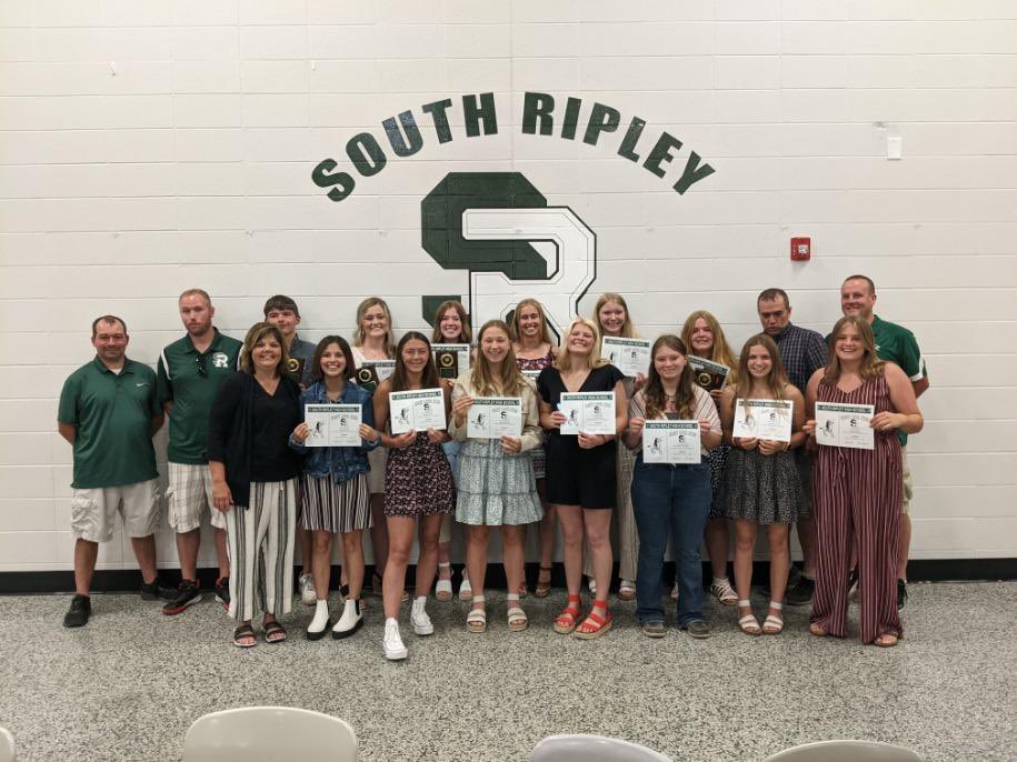 Great to see all the girls, Cody and coaches last night at the SR softball awards banquet.  Looking forward to next season!  Congrats to the award winners too.
