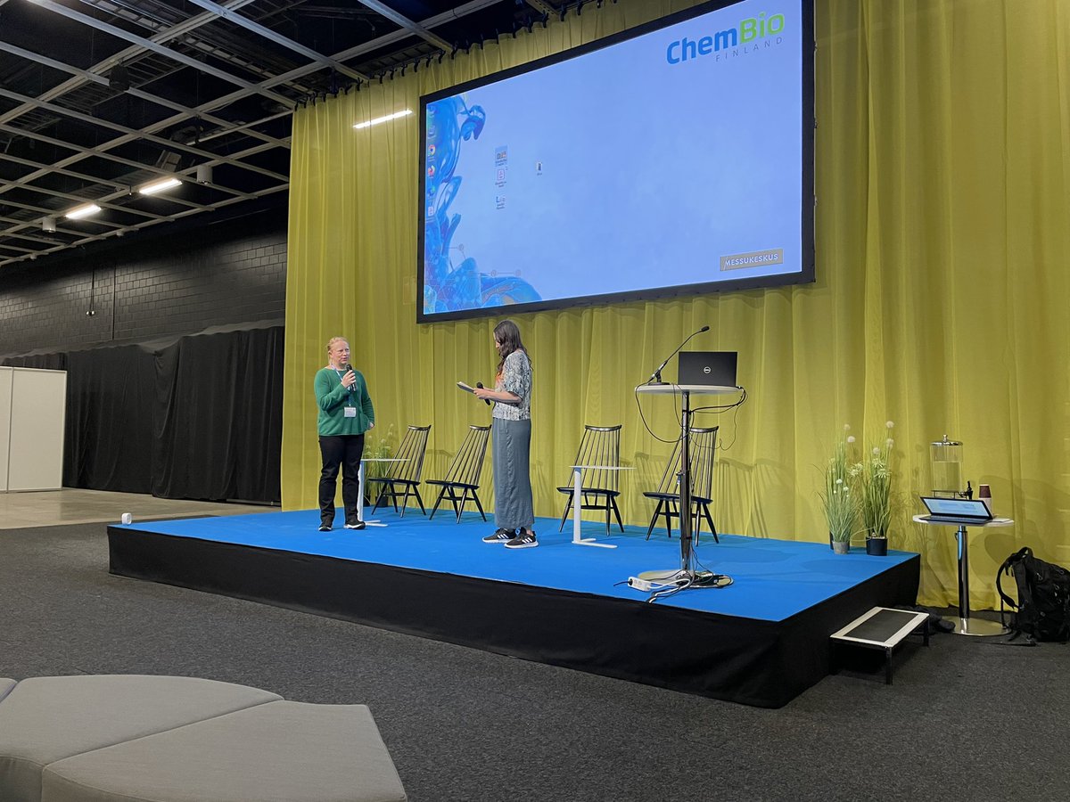 TyttiNikunen's tweet photo. @ErikaWinquist ja loistavat datahaastekilpailun palkitut ideat nyt #chembio2022 plaza-lavalla ✨ https://t.co/rL7TESDHJ4