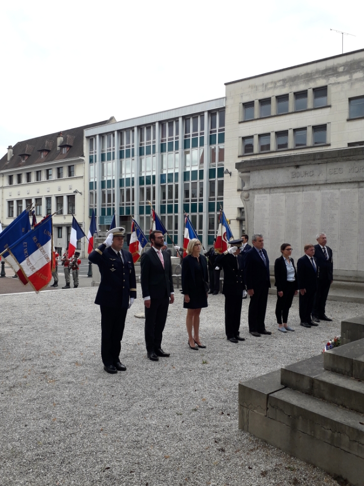 Prefet01's tweet photo. #8juin | 🇫🇷 Le sous-préfet et secrétaire général de la préfecture de l'#Ain, Philippe Beuzelin, a présidé ce jour la #cérémonie d'hommage aux morts pour la #France en #Indochine, en présence des autorités civiles et militaires à #BourgenBresse.
#Devoirdemémoire https://t.co/e2AGgnHyIu