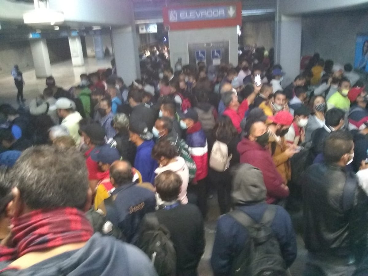 salgado740418's tweet photo. @MetroCDMX https://t.co/aE2TCbj80A