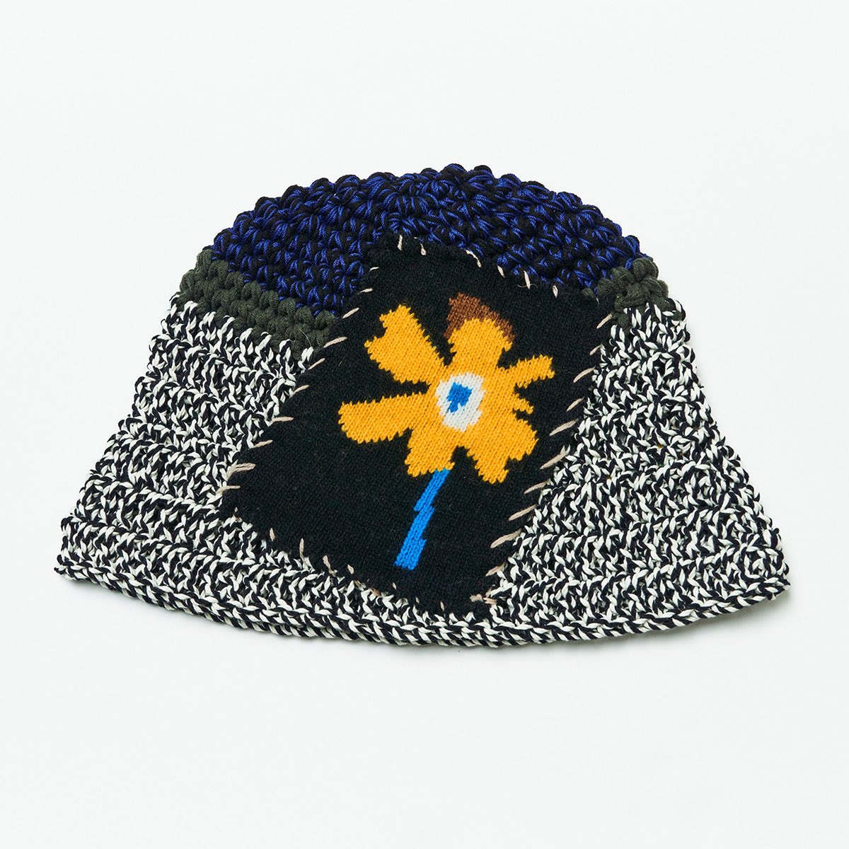 CIX_OUTFIT's tweet photo. #김승훈 Instagram.

Brand : MISU A BARBE.
Name : NEW FLOWERING BUCKET SUMMER BLACK.
Price : ₩145,000

#CIX #씨아이엑스 #승훈 #Seunghun #CIXOUTFIT_SEUNGHUN https://t.co/MIqsjXi2F3