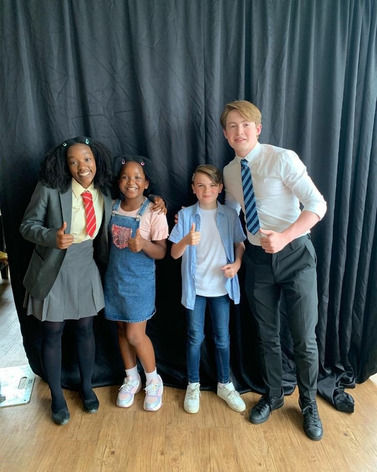 daily heartstopper tweet media