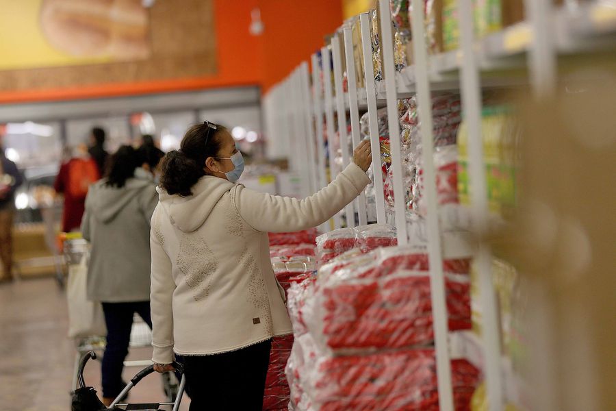 latercera's tweet image. 📈 @pulso_tw | Poder adquisitivo en retroceso: remuneraciones reales anotan su mayor caída en casi 30 años bit.ly/3MElAWk