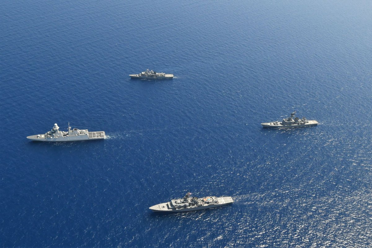 NATO_MARCOM's tweet photo. ITS Margottini 🇮🇹 and TCG Salihreis 🇹🇷 participated in a passing exercise with ships from the 🇯🇵 Japanese Maritime Self Defense Force (JMSDF) Training Squadron, JS Kashima and JS Shimakaze, in the Mediterranean. #WeAreNATO #StrongerTogether https://t.co/XEfgIW2EbK