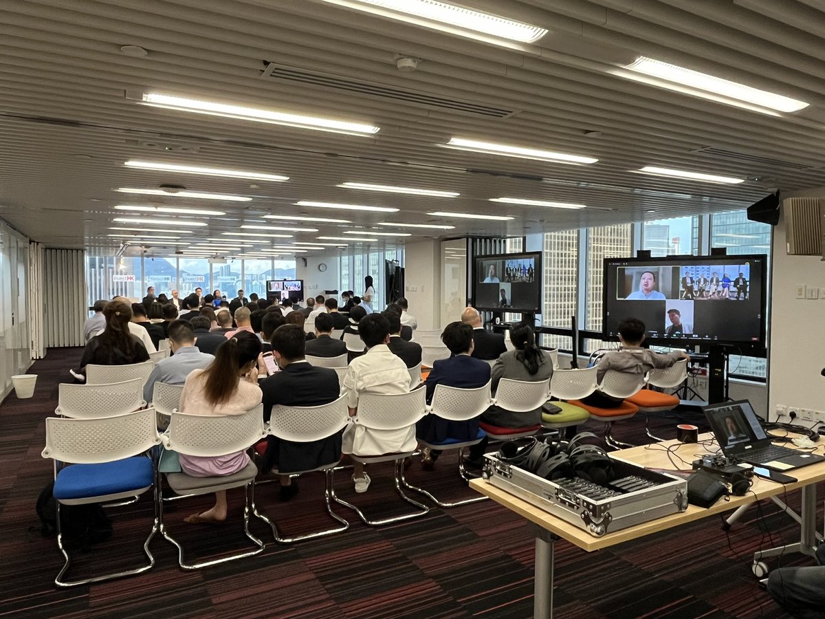 agmicapital's tweet photo. okok...I know...🇭🇰 lost @binance @FTX_Official. Yet, many of us are still here and trying to push this space forward. Thanks #investHK for the invite. Bear Market = Building time. Let's #BUIDL.   #nft #Web3 #BAYC #mfers @BoredApeYC https://t.co/NAX7OC4J4O