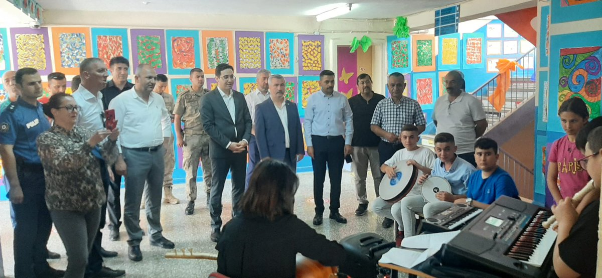 Sakarya Ortaokulu öğrencilerinin yıl boyunca yaptıkları tasarım ve resimler sergilendi. Sergiye Kaymakamımız Sayın Muhammed ÖZTAŞ, kurum amirleri, Siyasi Parti İlçe Başkanları, vatandaşlar ve öğrenciler katıldı.
hekimhan.gov.tr/kaymakam-oztas…