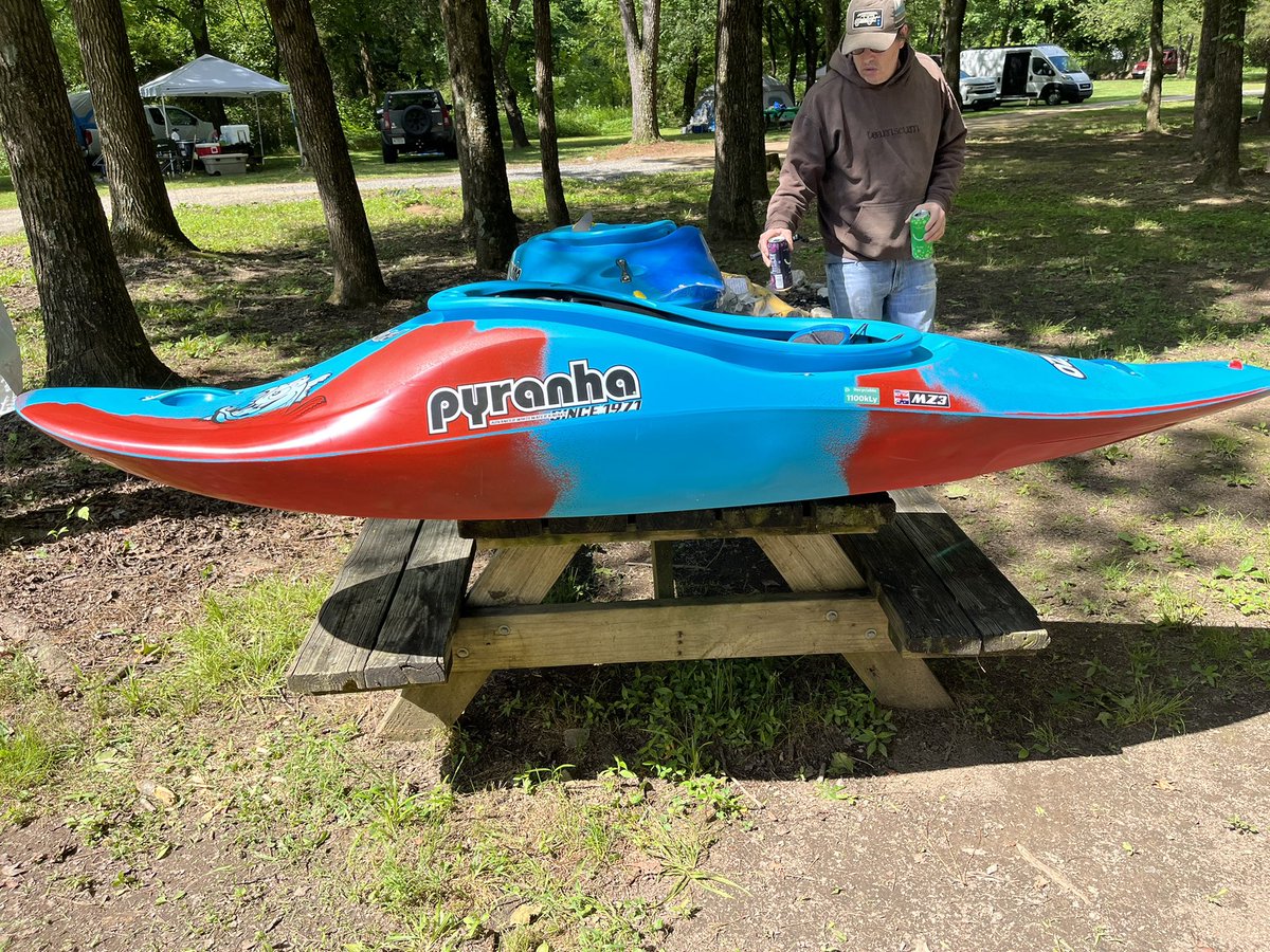 3Dkayaker's tweet photo. The crack, the quick fix, the solution! #Ocoee #whitewater #Kayak #Pyranha #wavesport #kayakingchambers https://t.co/H5oDQd73ol