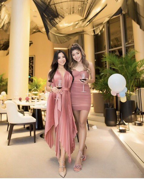 LleLuca's tweet photo. The client is very satisfled with the improved design beautiful woman in beautiful  clothes🥳🤩 https://t.co/5WbLL659DU