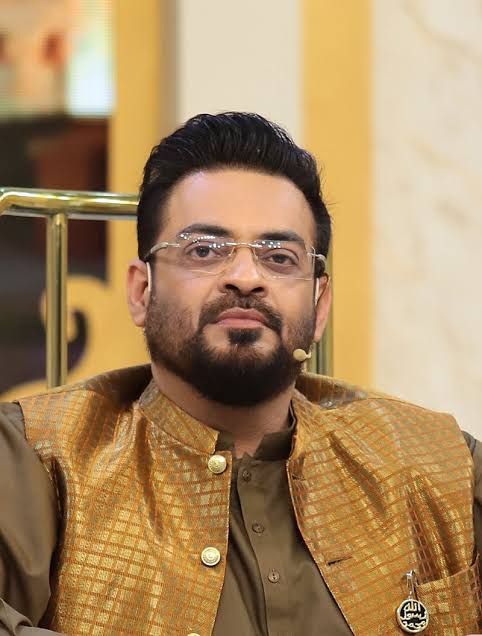 Just spoke to @AamirLiaquat who confirms that he has left #Pakistan and is moving to an unknown place after performing Umrah. Best wishes and prayers for #AamirLiaquat's good health and well being.