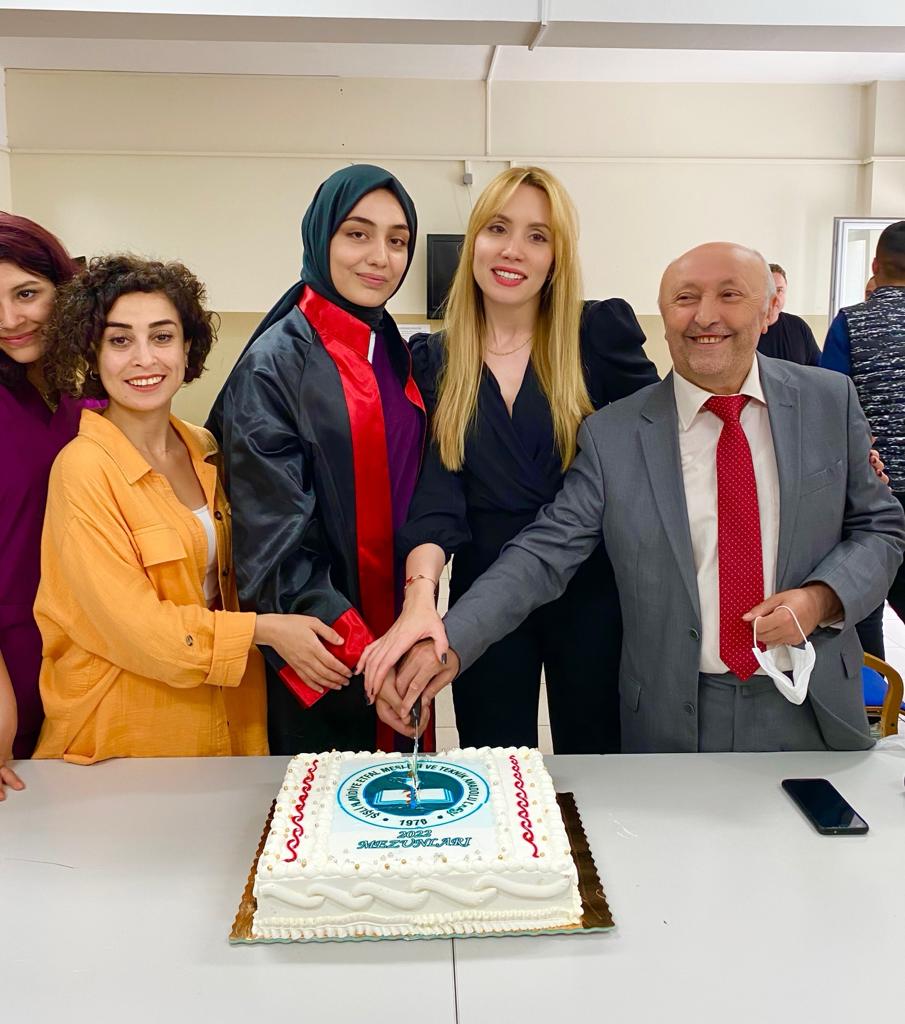 hamidiye_t's tweet photo. 2022 Mezuniyet Törenimizi Şişli Cemil Candaş Kent Kültür Merkezi nde bugün yaptık bizleri yalnız bırakmayan Sayın Selim Mataracı'ya teşekkür ederiz. Törenin hazırlanmasında emeği geçen herkese teşekkürler. https://t.co/41qDgYBYiO