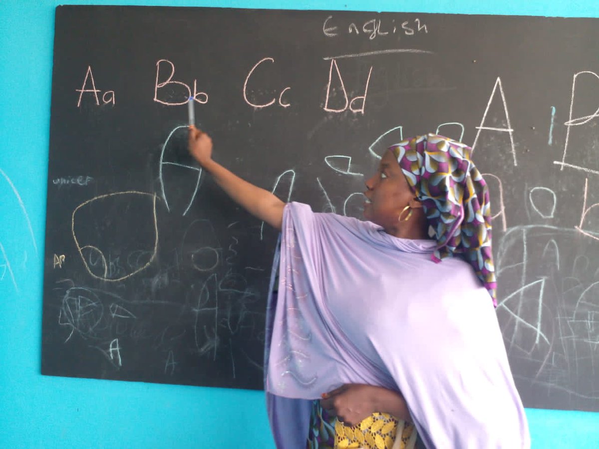 UNICEF_Nigeria's tweet photo. It's their first day at school🏫!

Children from families previously linked with armed groups attend school for the first time at the Hajj Camp in Maiduguri.

Thanks to @EUinNigeria, @FCDOGovUK, @EduCannotWait, @BMZ_Bund, @GPforEducation, @StateDept &amp; @CooperacionESP for support! https://t.co/3z6fz9wF2w