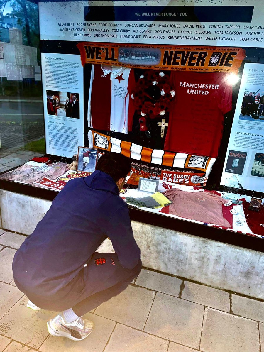 It was an honour to visit the Manchester United Memorial at Manchesterplatz to pay my respects to the 23 people, including eight Busby Babes, whose lives were lost in the Munich Air Disaster ❤️ #FlowersofManchester
