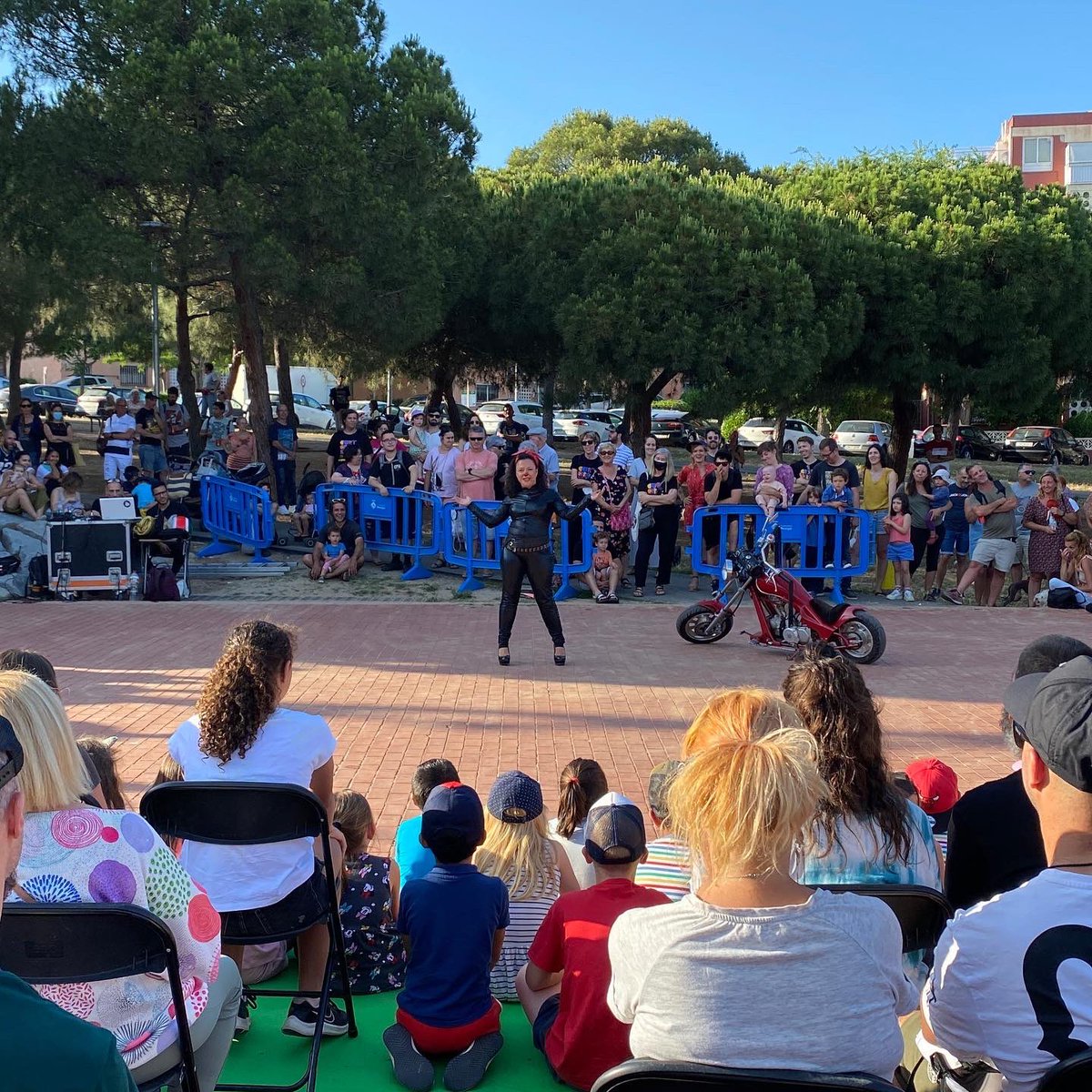 curtcirckit's tweet photo. ‘WOW’! Quina súper tarda de diumenge vam passar! A tope tio @churryclown! 🤟🏽

Des d’aquí volem enviar una forta abraçada a Maite Guevara que finalment no va poder estar amb nosaltres al #Curtcirckit22! T’esperem en una propera edició!😘 https://t.co/EmBANoYjeh