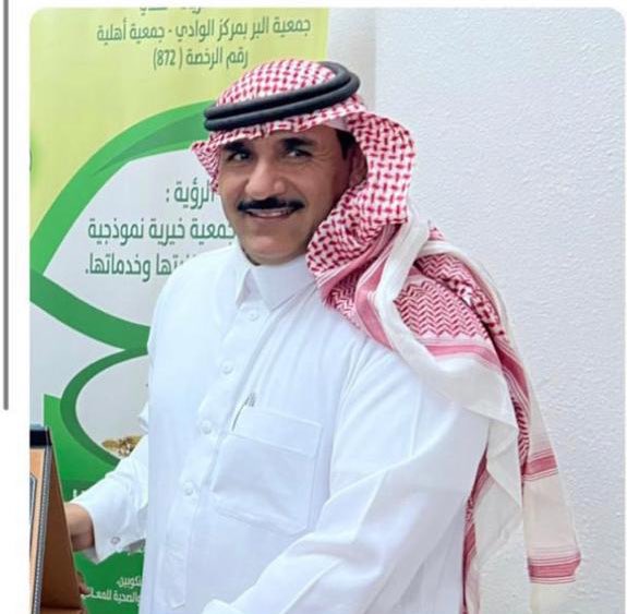 Saudi8_8's tweet photo. هذا الدكتور عيد نزال الشراري 
تنازل عن داهس ابنه لوجه الله وقال لأهله لن أصلي على ولدي إلا اذا تطمنت على ولدكم بالسلامه . 

ضرب اروع امثال النبل والإيمان والشهامه والكرم 
#ولي_العهد #مطرودة_القريات https://t.co/NbQPAdQ8RY
