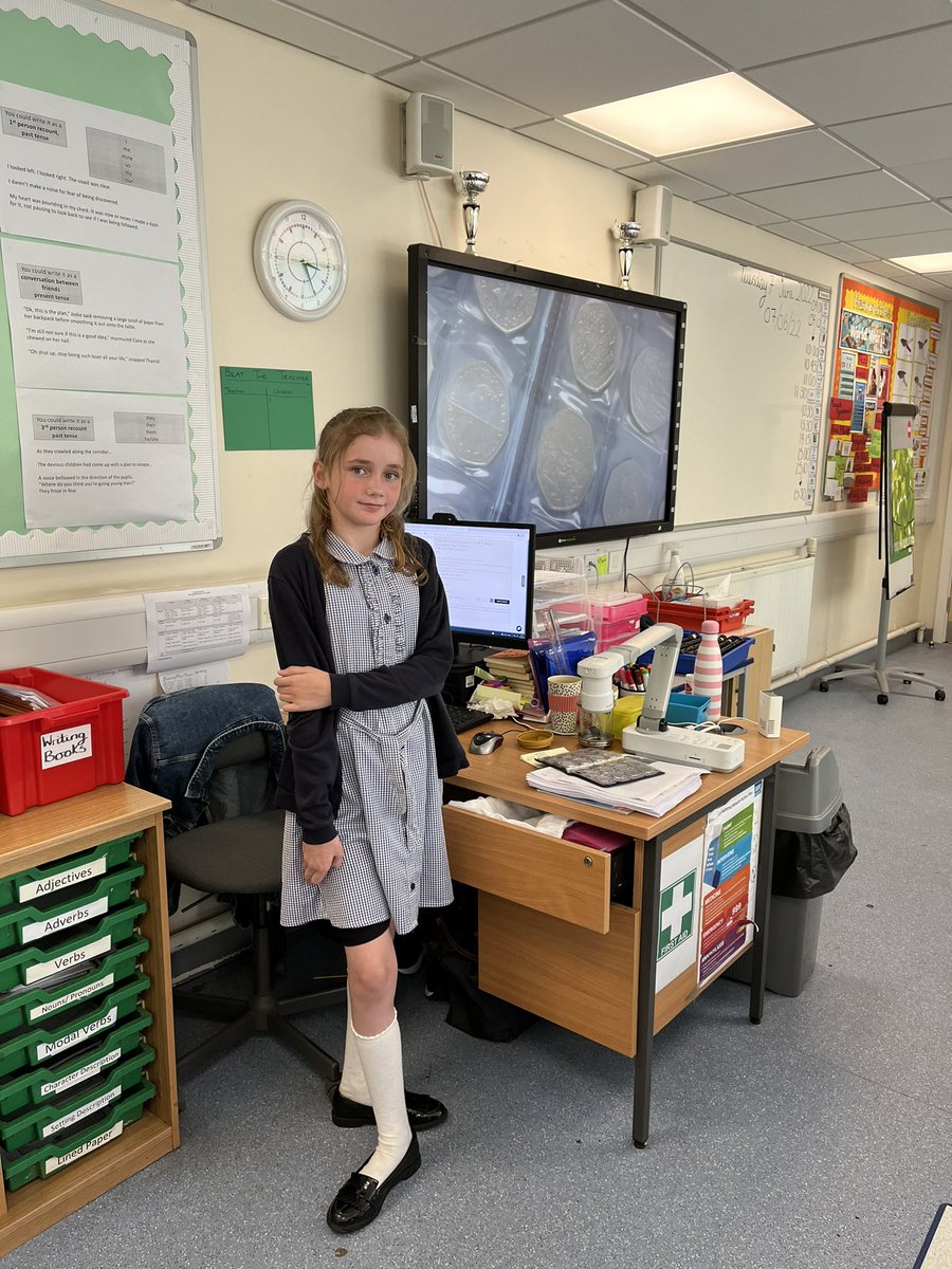 SouthworthClass's tweet photo. Our class show and tell today in year 6. Showing her coin collection and starting a great conversation about the royal mint @StAnnesgaCPS @RoyalMintUK https://t.co/BDImkW8Rn2