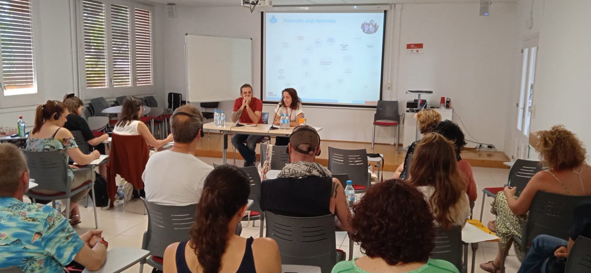 SJD_SS_Bcn's tweet photo. 🏠🤝Today we host at #CRIHortDeLaVila the session Rights First. We meet diverse entities from Europe to talk about the situation of #homelessness and the value of the alliance in the development of projects. #RightsFirst #Rights https://t.co/IW4hlGDurW