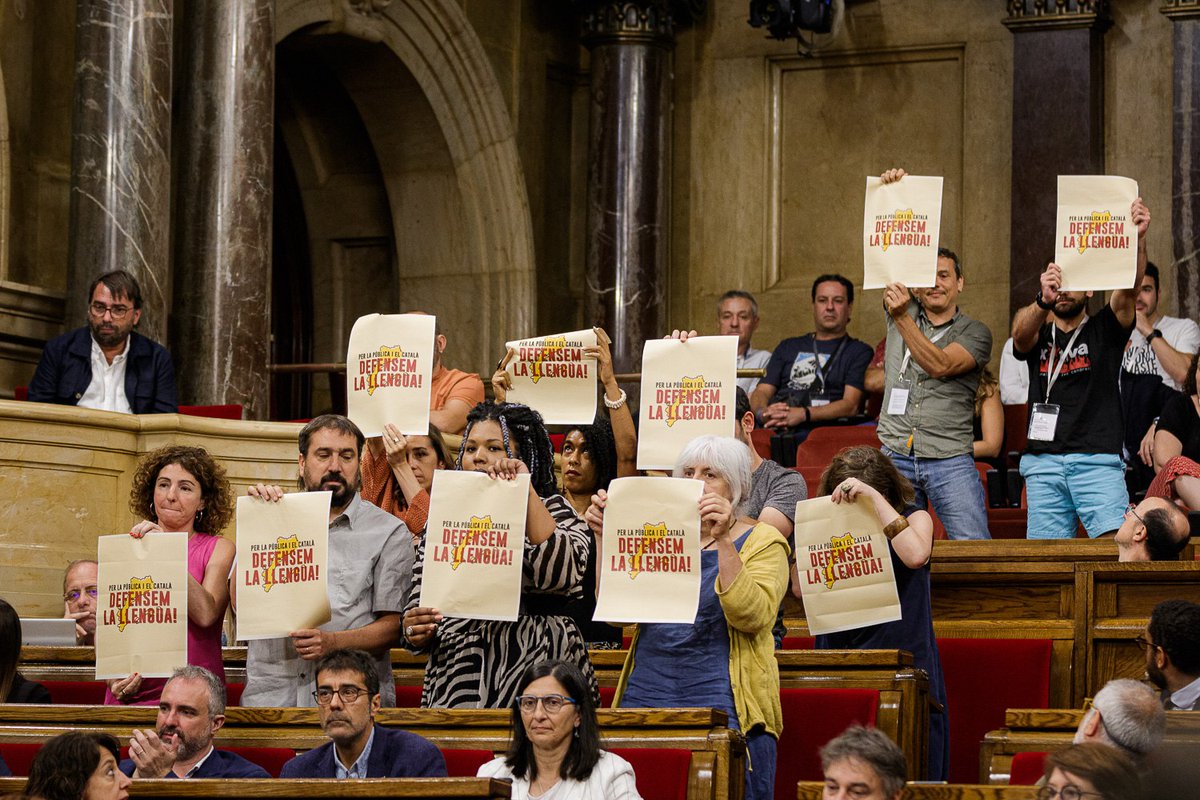 Avui el <a href="/parlamentcat/">Parlament de Catalunya</a> ha liquidat legalment la immersió i ha obert la porta a la segregació escolar per raó de llengua

Per la pública i pel català. Defensem la llengua! 👅✏️