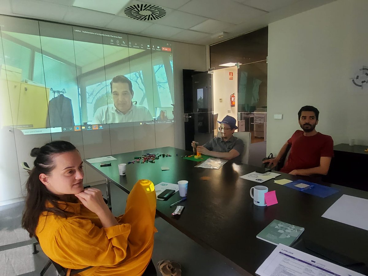 IBoxCreate's tweet image. Escuchando a @gruasrigar y la implementación de su Plan de Igualdad durante el proyecto #Lab4Ge Enhorabuena por ser pioneros en este sector y apoyar la #Igualdad.