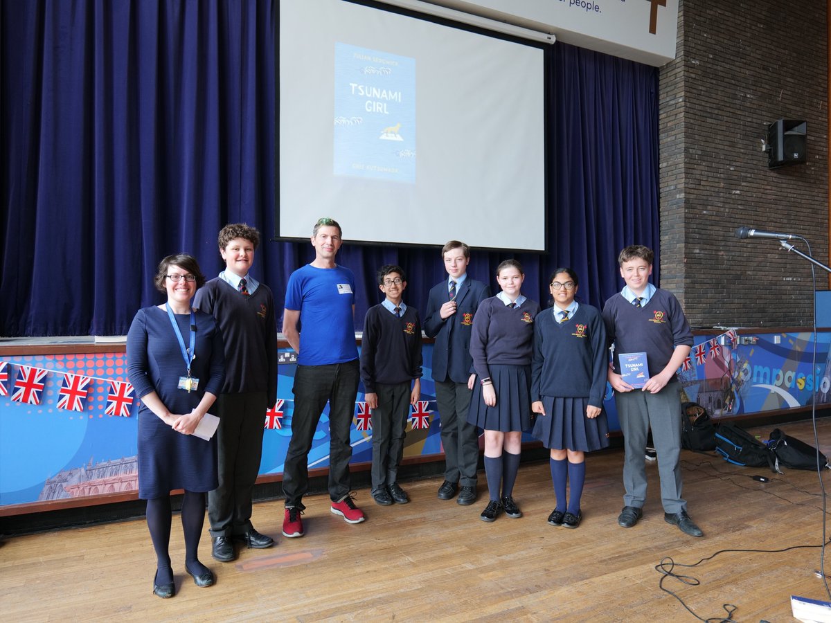 (1/2) We were delighted to welcome author Julian Sedgwick to school on Tuesday 7th June 2022. The author’s latest book Tsunami Girl is in the Carnegie shortlist 2022, on the 2022 Read for Empathy list and the UKLA book award shortlist 2022. @julianaurelius #literacy https://t.co/gmSAzujc9n