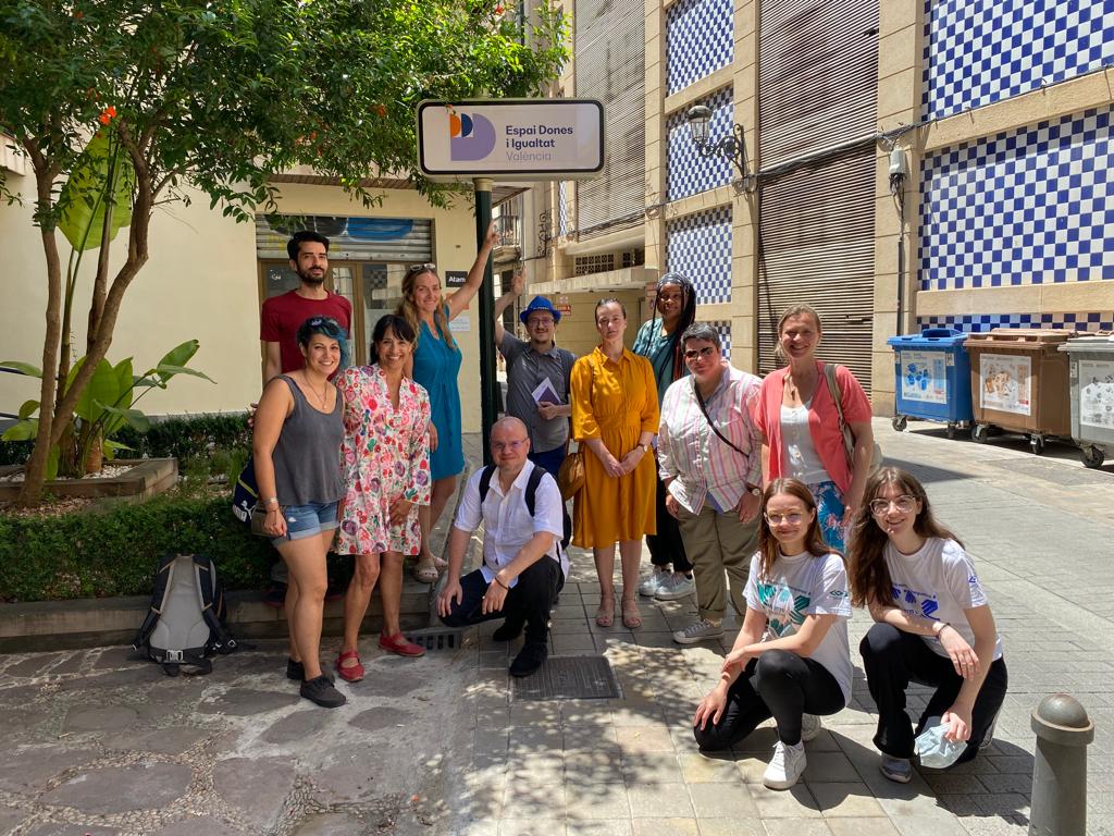 IBoxCreate's tweet image. Amparo, tienes un equipazo y el trabajo que hacéis en Espai Dones I Igualtat @IgualtatVLC en Valencia es espectacular. Gracias por compartir vuestro tiempo con los integrantes del proyecto #Lab4Ge 
#ErasmusPlus #GenderEquality