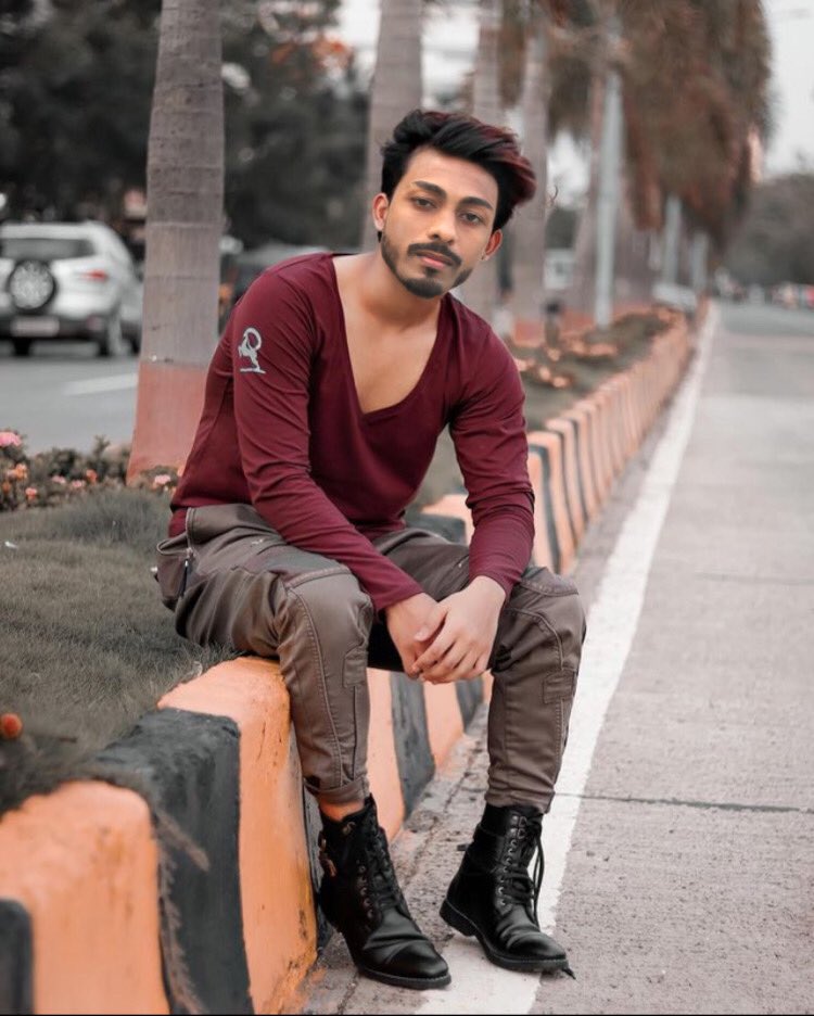 riyo_star's tweet photo. #riyostarriyaz #riyostar #riyaz #fashioninfluencer #photoshort #styleblogger #Creator https://t.co/t5zSbYhRvC