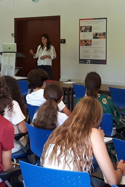 inria_sophia's tweet photo. [#MathC2+] Jour 1 Grand merci 👏aux 👩‍🎓👨‍🎓doctorant-e-s des équipes de recherche du centre @Inria : Aude @InriaMaasai Aline @wimmics Clotilde (Biocore) Paul (Calisto) Bernard (Diana) Yingyu @InriaEpione &amp; Owen qui ont présenté leur parcours/leur sujet et échangé avec les 50 lycéens https://t.co/70aL6JRHFi