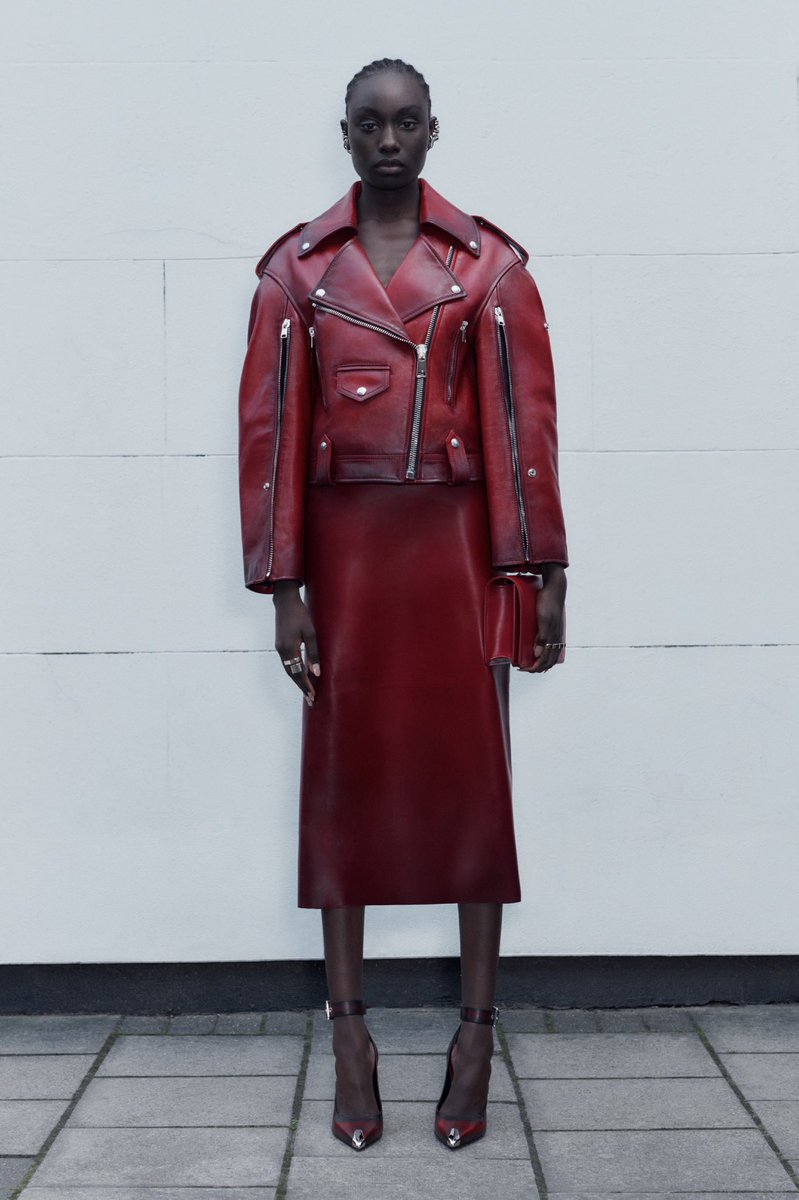 Outlander Magazine on X: Louis Vuitton Pre-fall 2022 Leather Jacket!🖤   / X