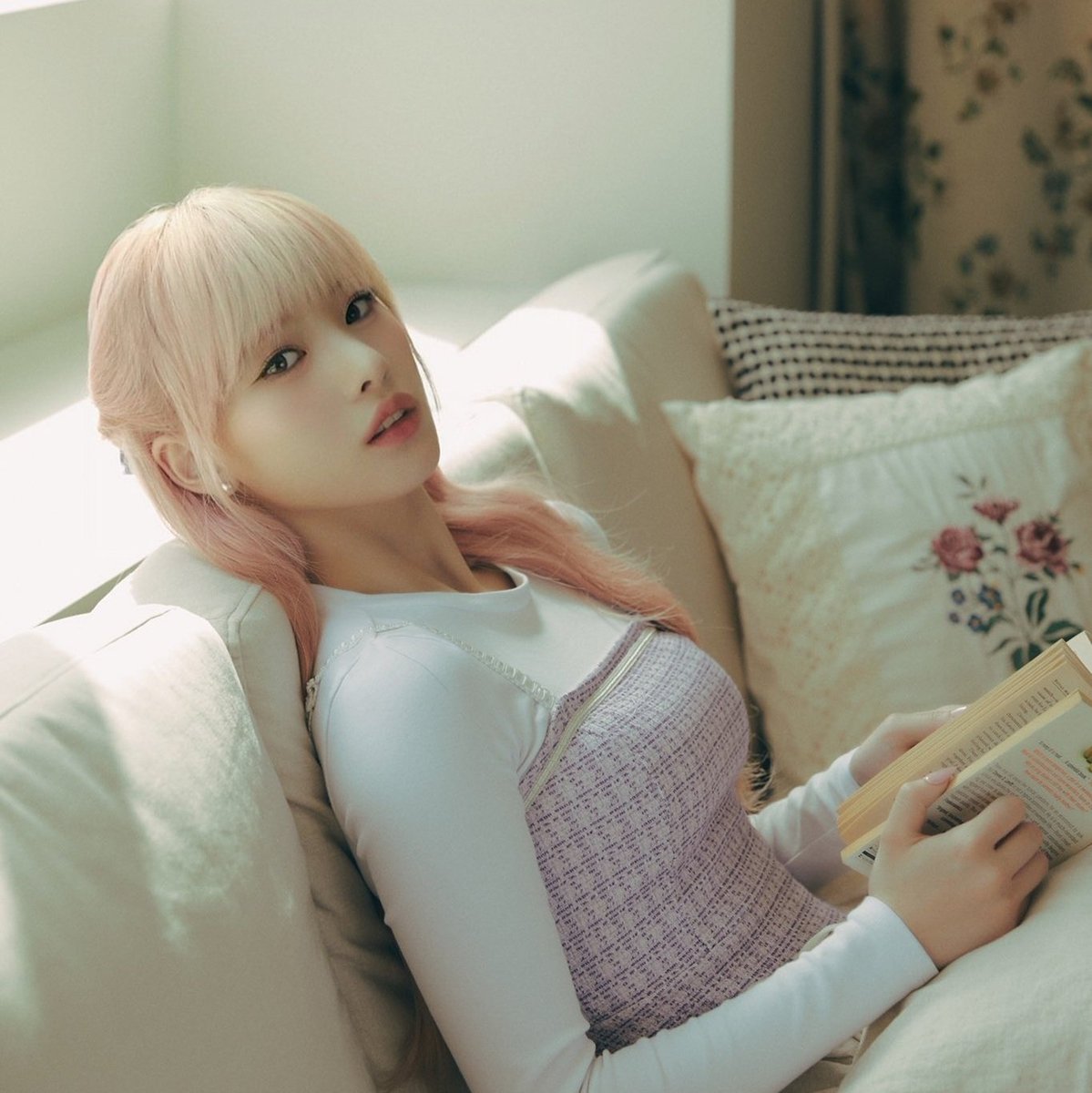 mixxlemon22's tweet photo. 최윤진 앞머리 보고싶어서 만들어옴.
#지니 #JINNI #NMIXX #엔믹스 https://t.co/phrrZuCWPD