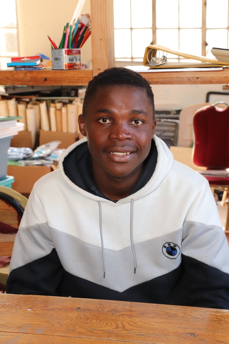 Bulembu's tweet photo. "Nothing comes easy. Success comes with great determination, hard work and sometimes sleepless nights" - Sibusiso Mhleko, a Bulembu young adult whose dream is to become a medical doctor. https://t.co/Tg2JNl5Dbz