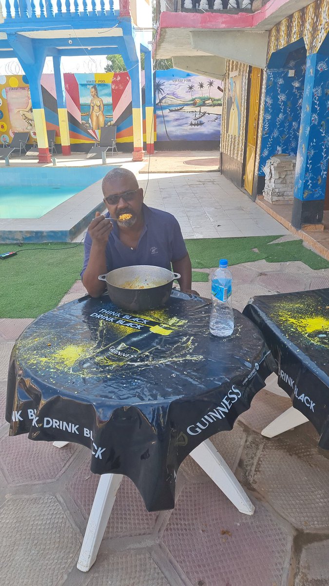 ViassyPool's tweet photo. Retirement life nor funny!! Enjoying cold rice, sweeter than whtman food. Come join me eat.#breakfast @Andehetnoc @ViassyPool @hermabjesty11 @umualbertasl @natu_conteh @Arnorgehh @IsiAnthonia @sierraeyesalone @232musichq @sierraleoneans https://t.co/RoBgNz17ID
