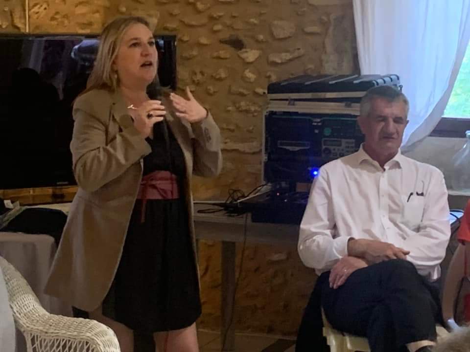 jeanlassalle's tweet photo. Fin de tournée hier à Pimbo. Réunion publique en soutien pour notre candidate Christelle Lassort (3e circonscription) nous a parlé de son projet devant des élus et citoyens venus à notre rencontre.
Soirée conviviale et fraternelle dans le cadre de ce magnifique village landais. https://t.co/52hQbCP1ZY