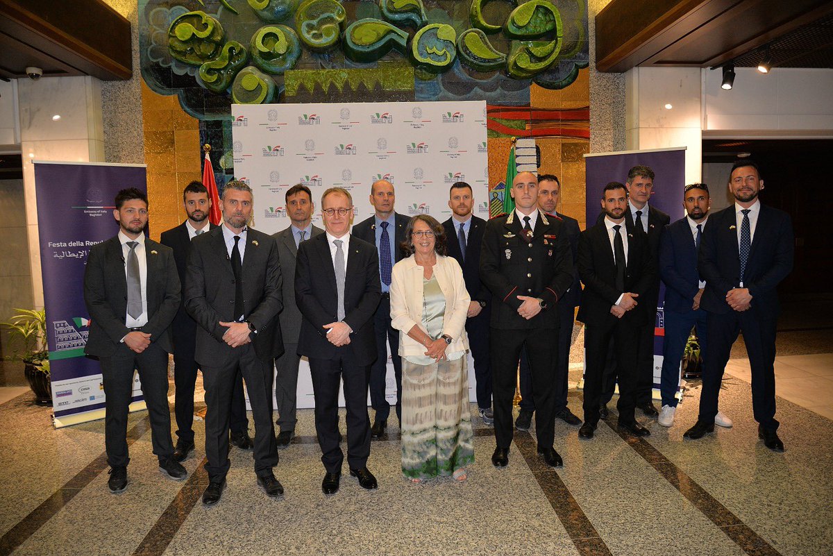 ItalyinIraq's tweet photo. Per la vostra indiscussa professionalità, il profondo senso del dovere, il servizio silenzioso e costante a favore nostro e dell’Italia intera.

Ai @_Carabinieri_ del I Reg. Paracadutisti Tuscania, del XIII FVG, del GIS: il nostro Contingente in #Iraq.

Semplicemente grazie🎖🇮🇹 https://t.co/2xv4z6crqR