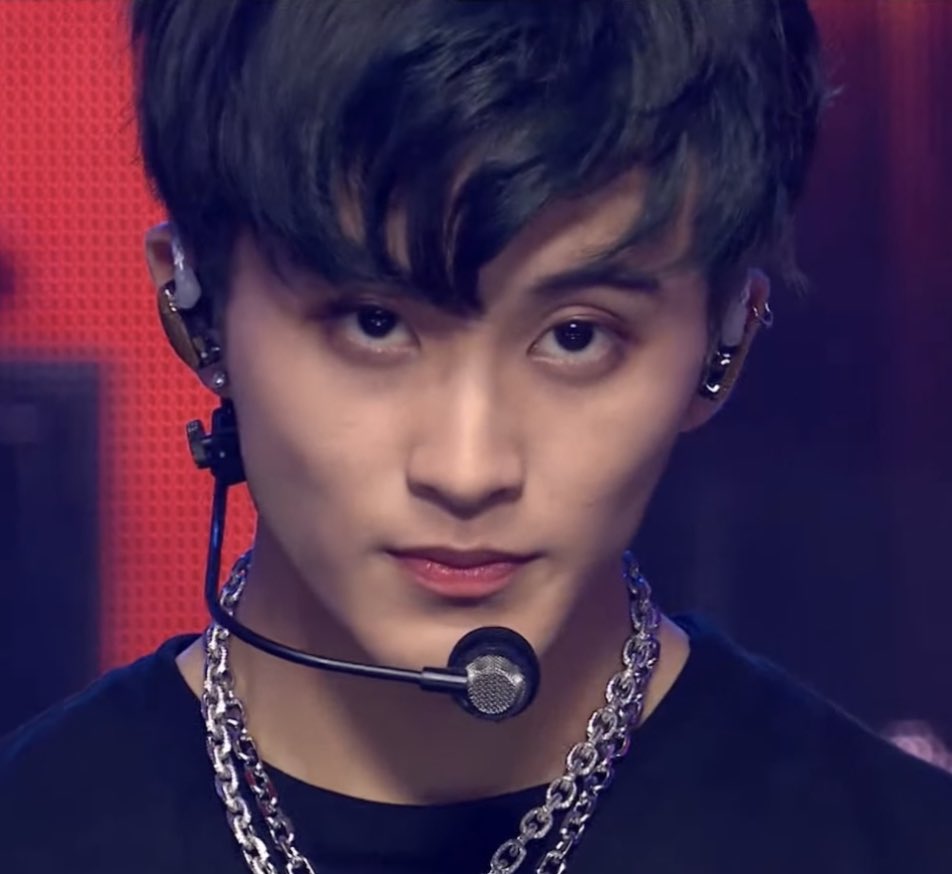 LMKLOOK's tweet photo. it’s the eyebrow 🫠 https://t.co/tRXexAxDl9