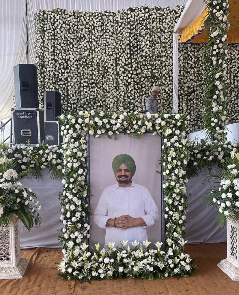 AaqibAziz16's tweet photo. Antim ardaas 🥺🙏🏻🦅 

#JusticeForSidhuMooseWala #JusticeForSidhuMooseWala #Moosewala #sidhumoosewala https://t.co/iEF9XhcNxC#JusticeForSidhuMooseWala https://t.co/L8dGz4ARuv