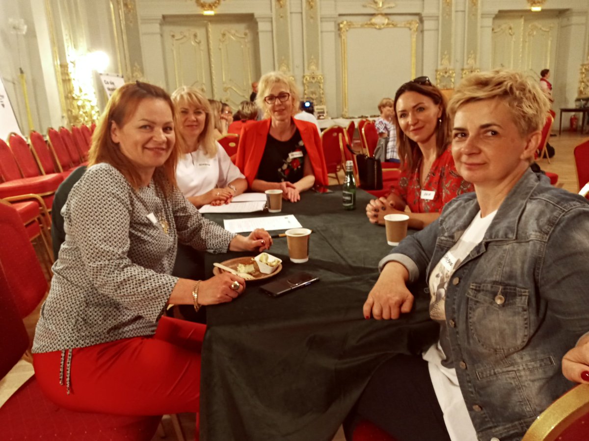 CodeforGreen1's tweet photo. Bezgranicznie dbamy o #climate⚡. Wymieniamy się doświadczeniami z pracy w edukacji, samorzadach, organizacjach społecznych, szukamy rozwiązań na oszczędzanie i lepsze gospodarowanie zasobami planety. Warsztaty Open Space Technology. 🌍  #ClimateCrisis #water 💦 https://t.co/Qo5siimVbq