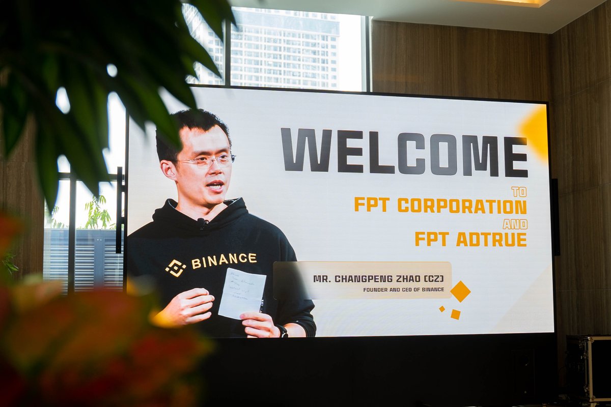 OnePadPTE's tweet image. 💎 Exclusive ‘Future of Metaverse’ Event Recap 💎

✨ #OnePad is ecstatic to share the exclusive pictures from the ‘Future of Metaverse’ Talkshow event, hosted by our backer #FPT AdTrue, with 
#VnExpress, and #Binance. 

👉 Check them out right here: onp.cx/FM2022