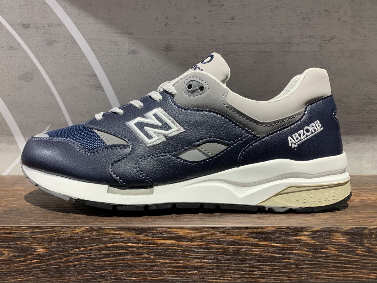 NB_KYOTO's tweet photo. < #NB新商品 >
「 CM1600」
COLOR:LV
WIDTH:D/SIZE:22.5-28.5cm
PRICE:16,500(税込)
6月11日（土）より販売開始👟
1994年に誕生し、1000番シリーズの近未来的デザインを確立した名作が復刻❣️
#NB
#京都
#藤井大丸
#ニューバランス
#CM1600 https://t.co/Irg1z4ctcF