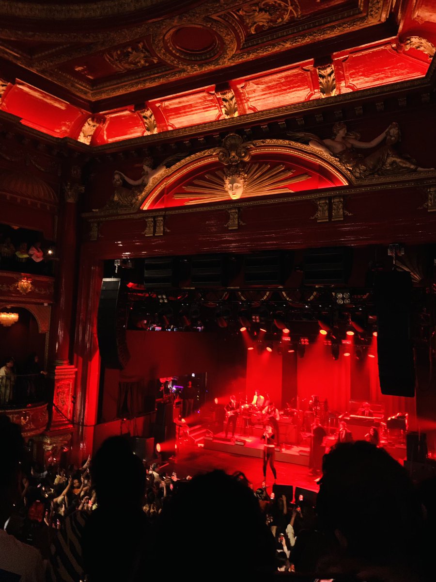 ChrisElliottMus's tweet photo. @cleosol I’ve never seen adulation for an artist to this level before, so deserved, an utterly mesmerising show, a true talent and much deserved respect❤️I had the honour to write string arrangements on Mother and now feel so lucky to have felt all the love in the room last night https://t.co/2q7fTcLfTm